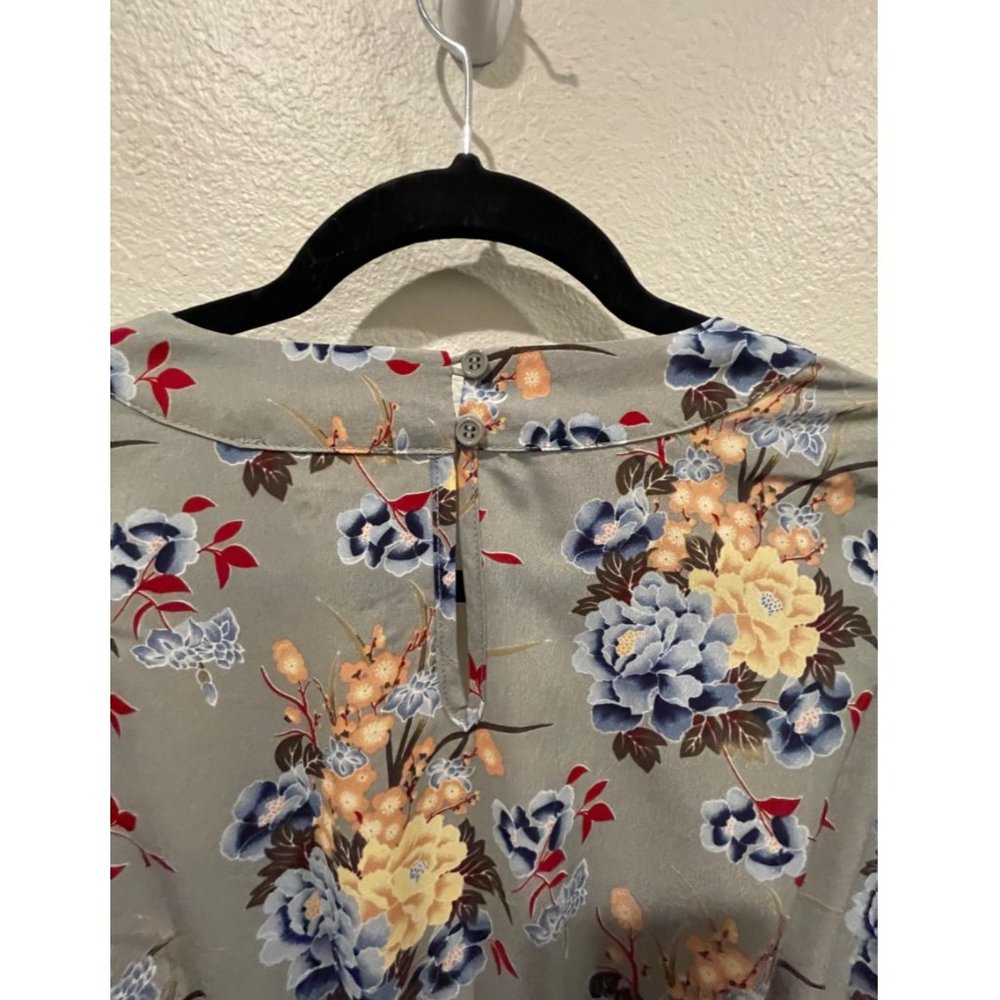 HUMMINGBIRD Floral Surplice Bell Sleeve Romper - Picture 9 of 9